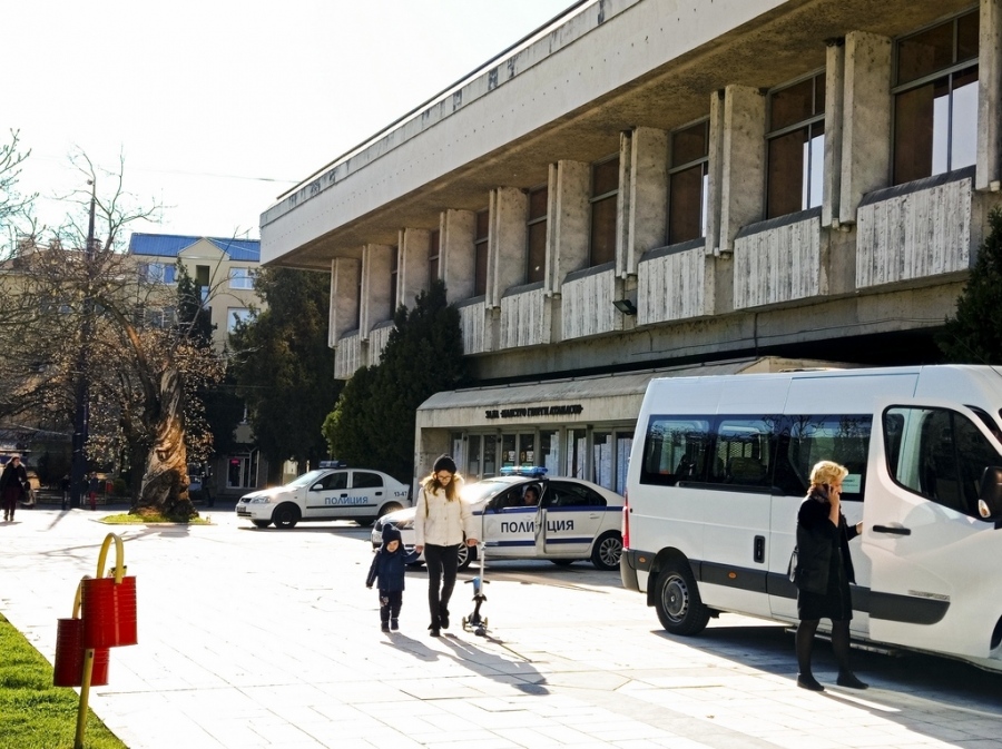 Изборите свършиха, войната не